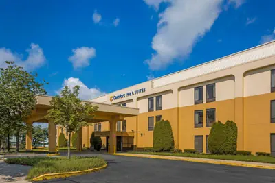 Photo 2 - Comfort Inn & Suites Mt. Holly - Westampton