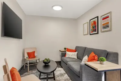 Photo 5 - Sonesta Simply Suites Boston Burlington