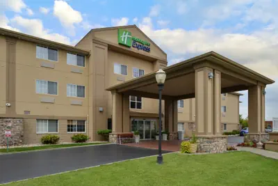 Photo 2 - Holiday Inn Express & Suites St Joseph by IHG