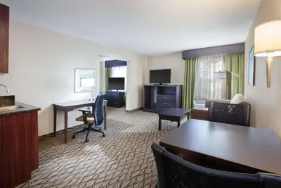 Photo 5 - Wingate by Wyndham Roseville/Detroit