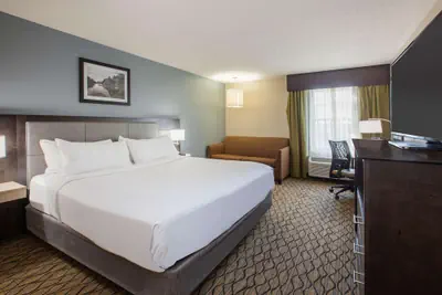 Photo 4 - Wingate by Wyndham Roseville/Detroit