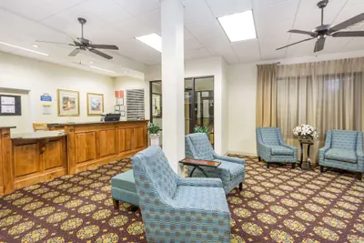 Photo 3 - Super 8 by Wyndham Valdosta Mall