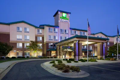 Photo 2 - Holiday Inn Express & Suites Vadnais Heights by IHG