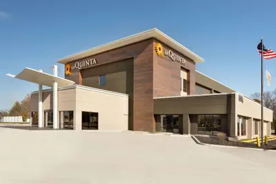Photo 2 - La Quinta Inn & Suites by Wyndham St Louis Route 66