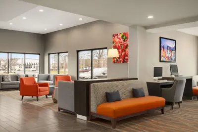 Photo 3 - La Quinta Inn & Suites by Wyndham St Louis Route 66