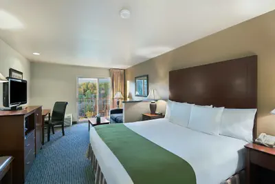Photo 5 - Oxford Suites Yakima