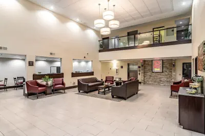 Photo 4 - Red Roof Inn PLUS+ & Suites Atlanta Airport South