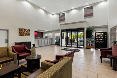 Photo 2 - Red Roof Inn PLUS+ & Suites Atlanta Airport South