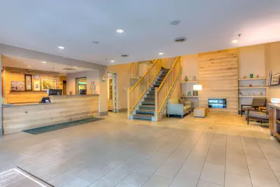 Photo 2 - Country Inn & Suites by Radisson, Crystal Lake, IL