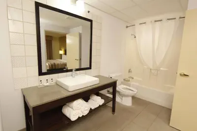 Photo 4 - Country Inn & Suites by Radisson, Crystal Lake, IL