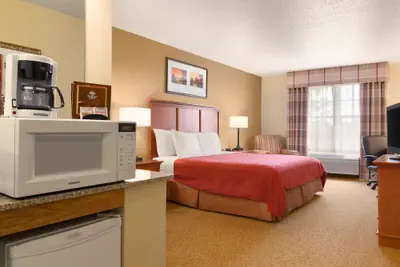Photo 4 - Country Inn & Suites by Radisson, Sycamore, IL