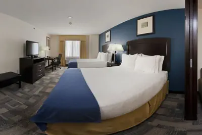 Photo 3 - Holiday Inn Express & Suites Pekin (Peoria Area) by IHG