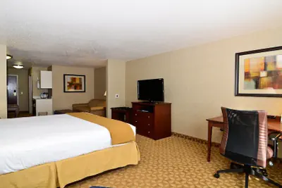 Photo 4 - Holiday Inn Express Hotel & Suites Fort Atkinson by IHG