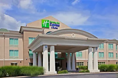 Photo 2 - Holiday Inn Express Hotel & Suites Greenwood by IHG