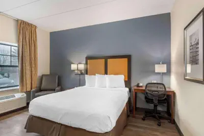 Photo 2 - Studio 6 Corporate Extended Stay Chicago Lisle IL