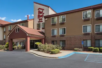 Photo 2 - Red Roof Inn & Suites Savannah Airport