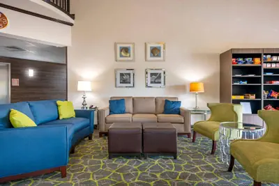 Photo 2 - Comfort Inn & Suites Fort Lauderdale West Turnpike