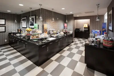 Photo 2 - Hampton Inn San Diego-Downtown