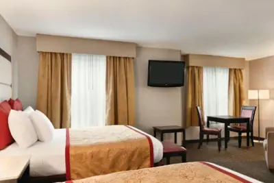 Photo 5 - Lancaster Suites