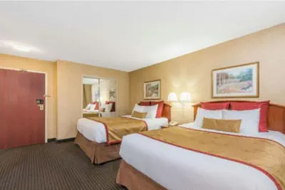 Photo 4 - Lancaster Suites