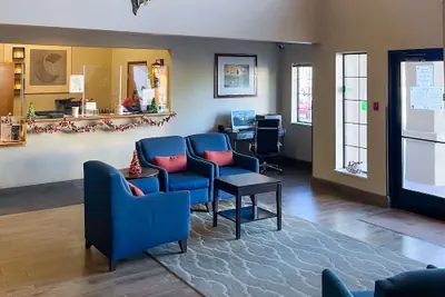 Photo 3 - Comfort Inn & Suites Midtown