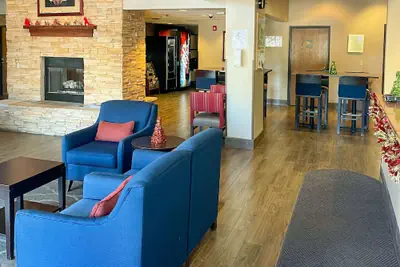 Photo 4 - Comfort Inn & Suites Midtown