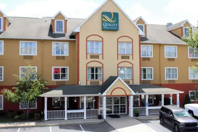 Photo 2 - Quality Inn & Suites Cincinnati Sharonville