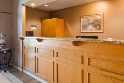 Photo 4 - Best Western Wapakoneta Inn