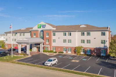 Photo 2 - Holiday Inn Express Hotel & Suites Cincinnati-Blue Ash by IHG