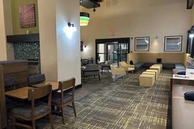 Photo 2 - Comfort Inn & Suites Toledo North