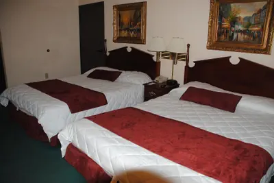 Photo 5 - Super 8 by Wyndham Madison IN