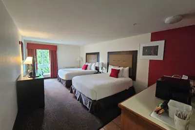 Photo 5 - Ramada by Wyndham SeaTac Airport