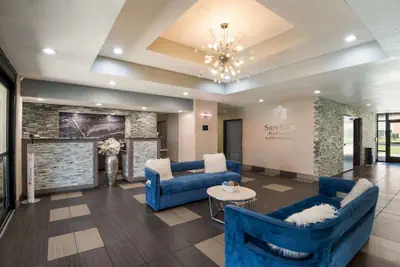 Photo 4 - SureStay Plus Hotel by Best Western Coralville Iowa City