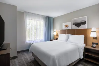 Photo 5 - Staybridge Suites West Des Moines by IHG
