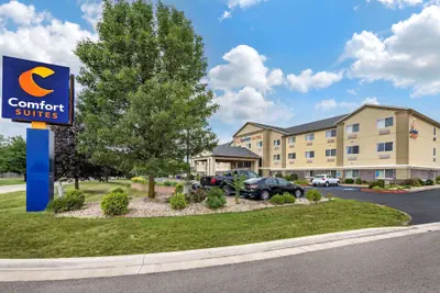 Photo 2 - Comfort Suites Elkhart North