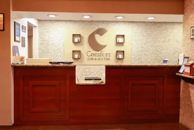 Photo 3 - Comfort Inn & Suites Dayton Northwest - Englewood