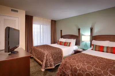 Photo 3 - Staybridge Suites Downtown Peoria by IHG