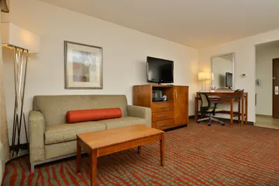 Photo 4 - Holiday Inn Express Boston - Milford by IHG