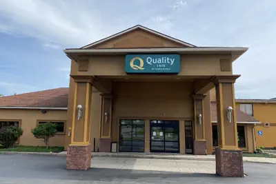 Photo 2 - Quality Inn Near Walden Galleria Mall