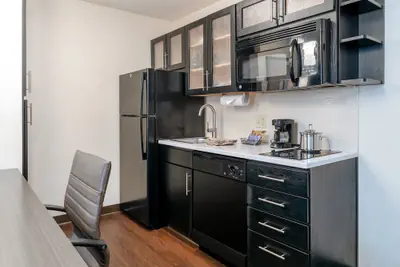 Photo 4 - Candlewood Suites Herndon by IHG