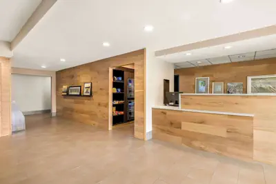 Photo 3 - Country Inn & Suites by Radisson, LSU/Medical Corridor