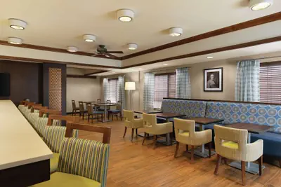Photo 2 - Hampton Inn Franklin/Milford