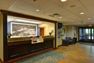 Photo 4 - Hampton Inn Franklin/Milford