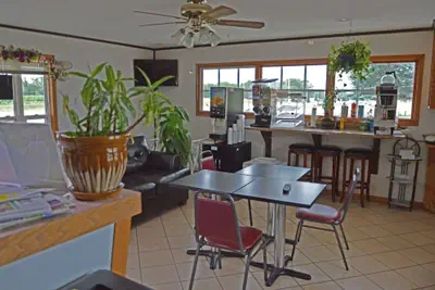 Photo 3 - Americas Best Value Inn Suburban Motel