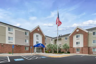 Photo 2 - Candlewood Suites Washington-Fairfax by IHG