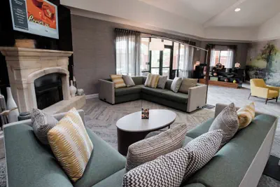 Photo 2 - Courtyard by Marriott Hickory