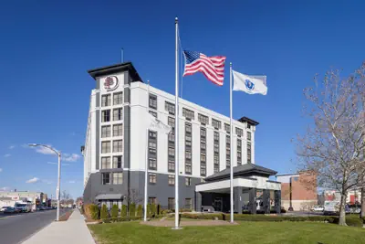 Photo 2 - Doubletree By Hilton Boston Logan Airport Chelsea