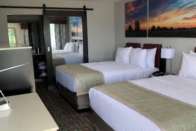Photo 4 - Days Inn by Wyndham Bellville Mansfield