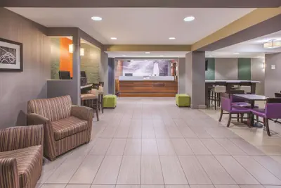 Photo 4 - La Quinta Inn & Suites by Wyndham Erie