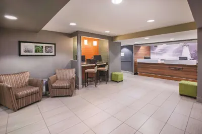 Photo 3 - La Quinta Inn & Suites by Wyndham Erie